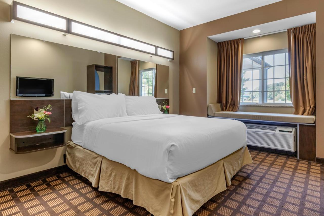 Microtel Inn & Suites Dillsboro/Sylva Экстерьер фото