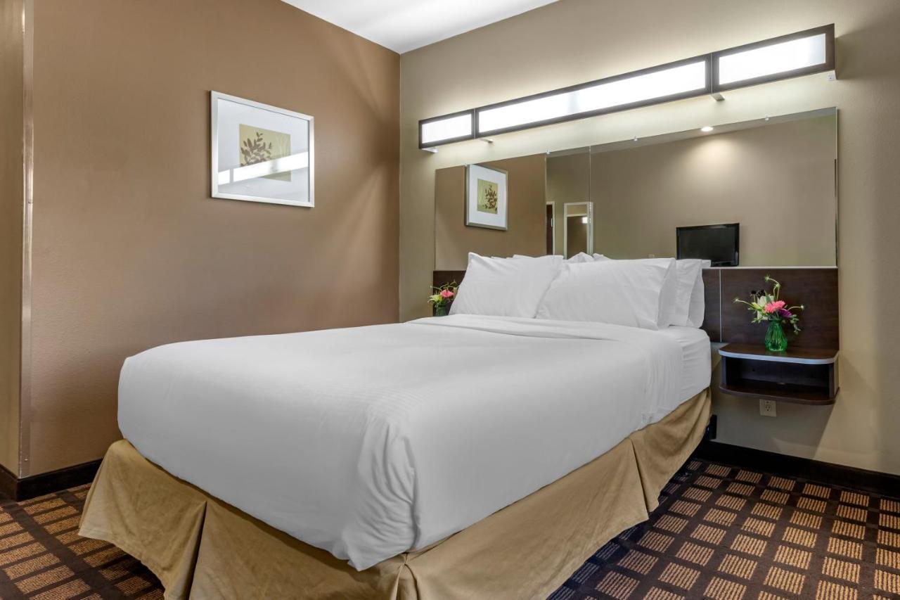 Microtel Inn & Suites Dillsboro/Sylva Экстерьер фото