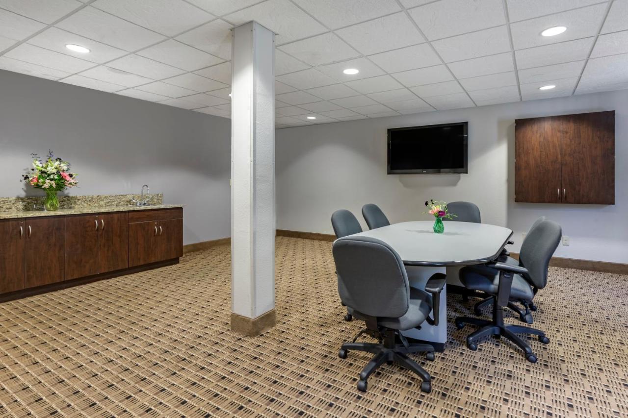 Microtel Inn & Suites Dillsboro/Sylva Экстерьер фото