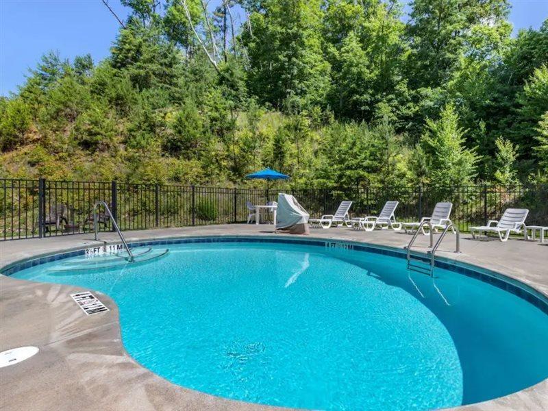 Microtel Inn & Suites Dillsboro/Sylva Экстерьер фото
