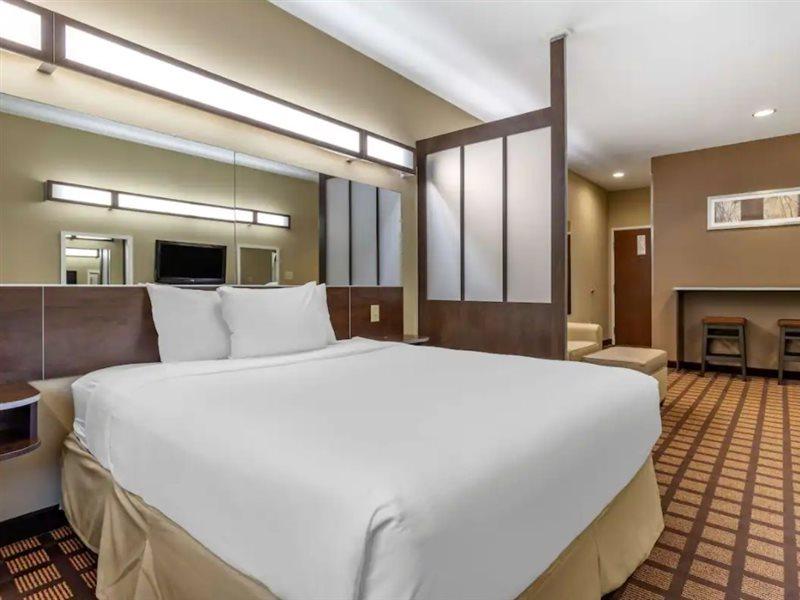 Microtel Inn & Suites Dillsboro/Sylva Экстерьер фото