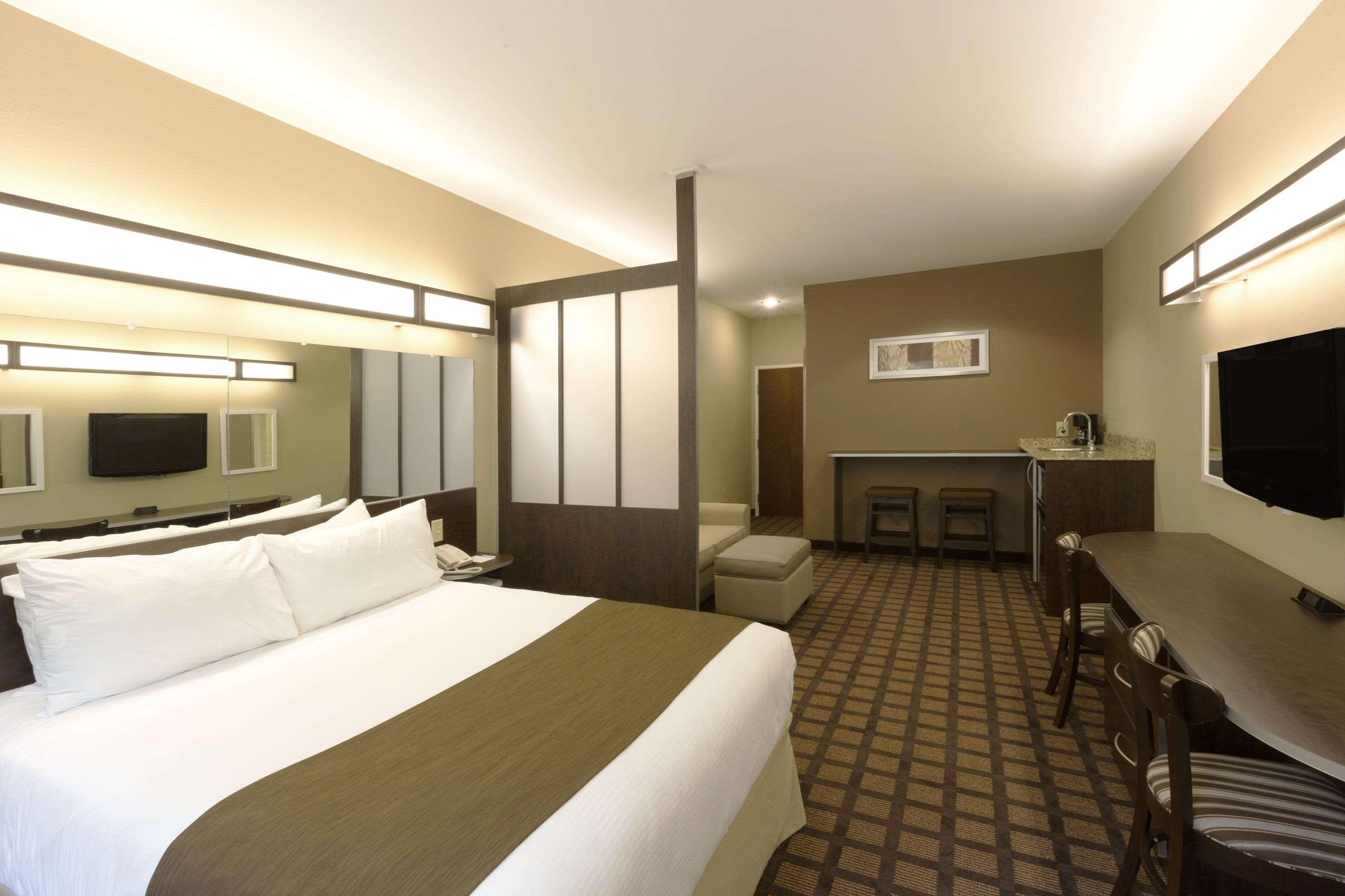 Microtel Inn & Suites Dillsboro/Sylva Экстерьер фото