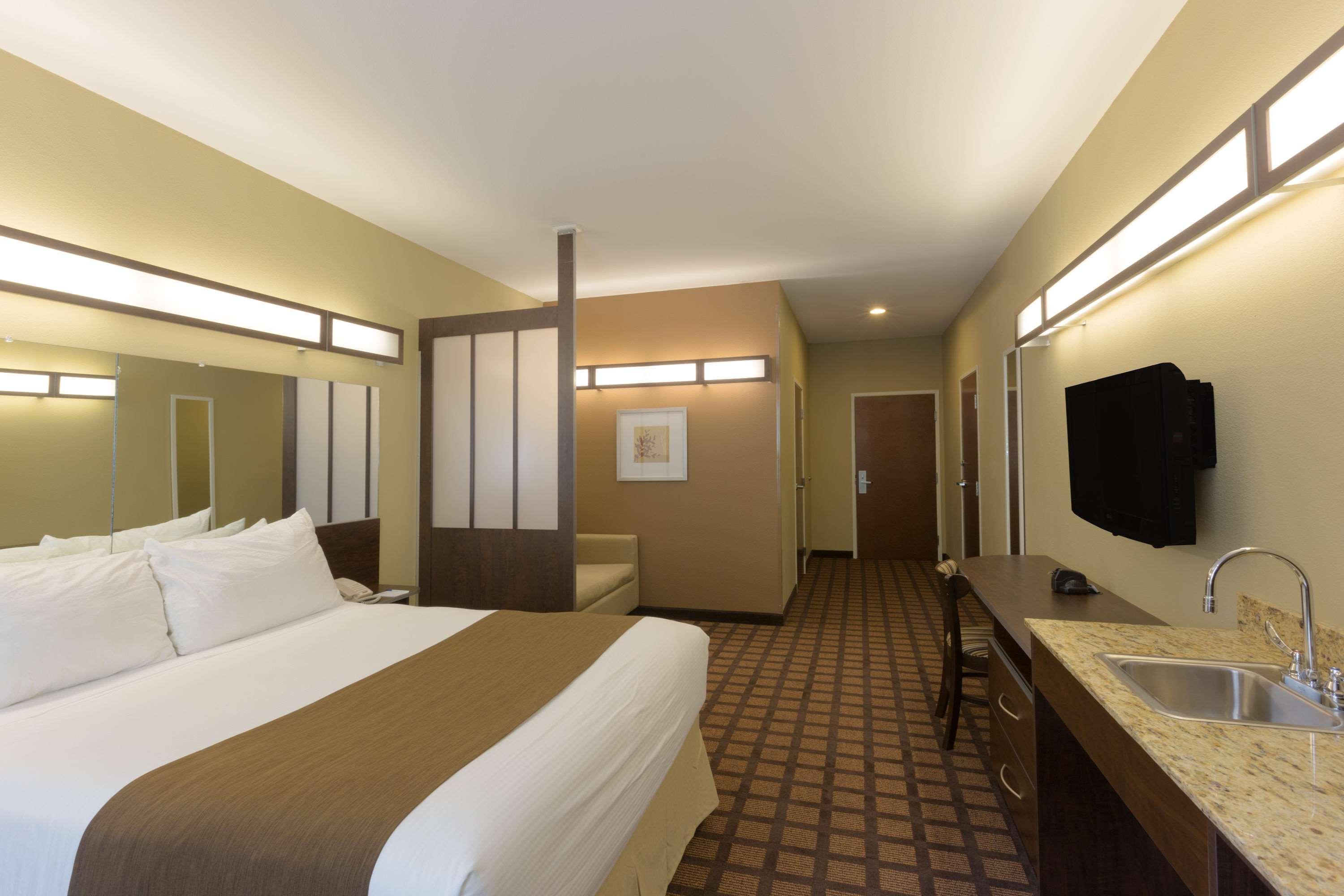 Microtel Inn & Suites Dillsboro/Sylva Экстерьер фото