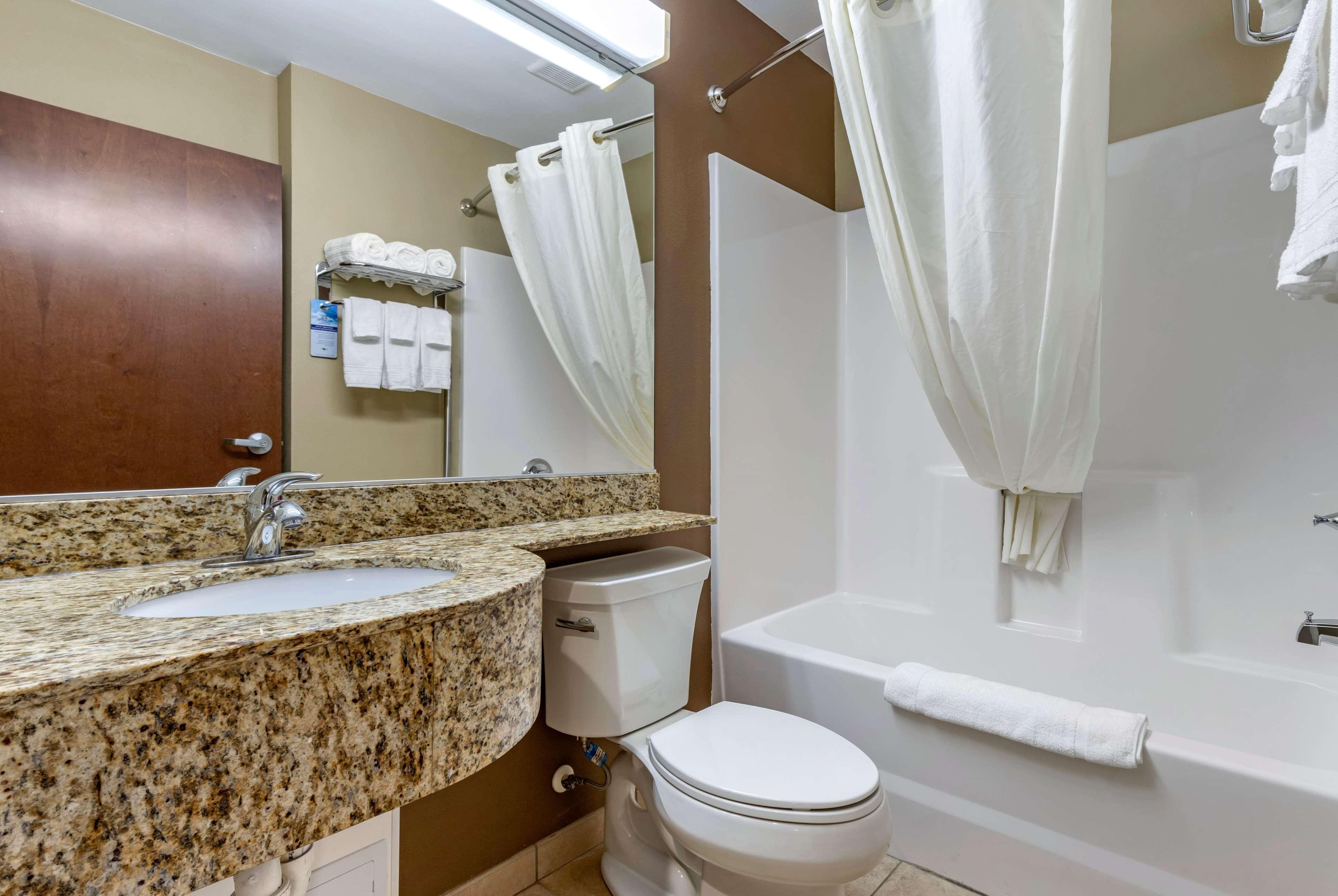 Microtel Inn & Suites Dillsboro/Sylva Экстерьер фото
