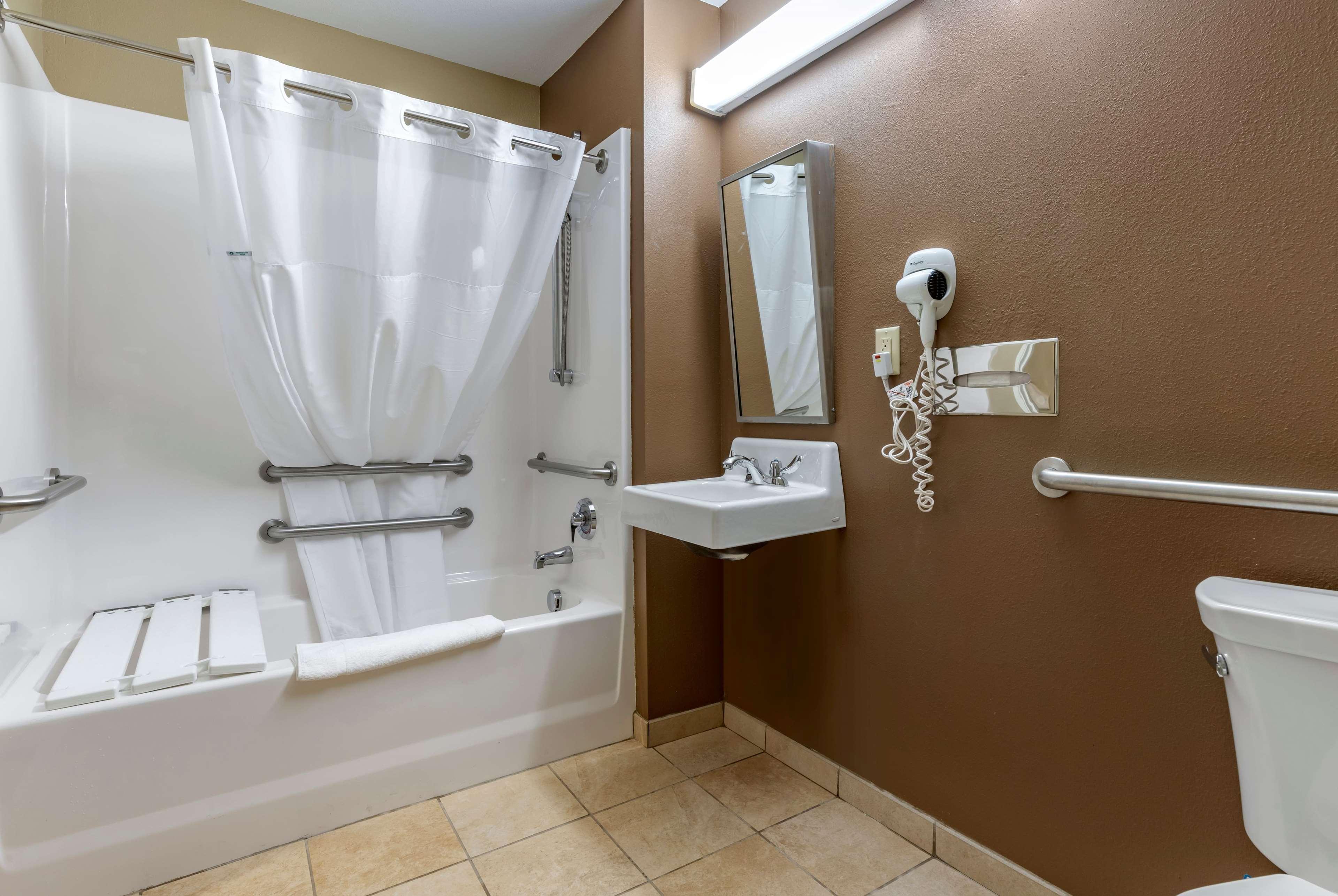 Microtel Inn & Suites Dillsboro/Sylva Экстерьер фото