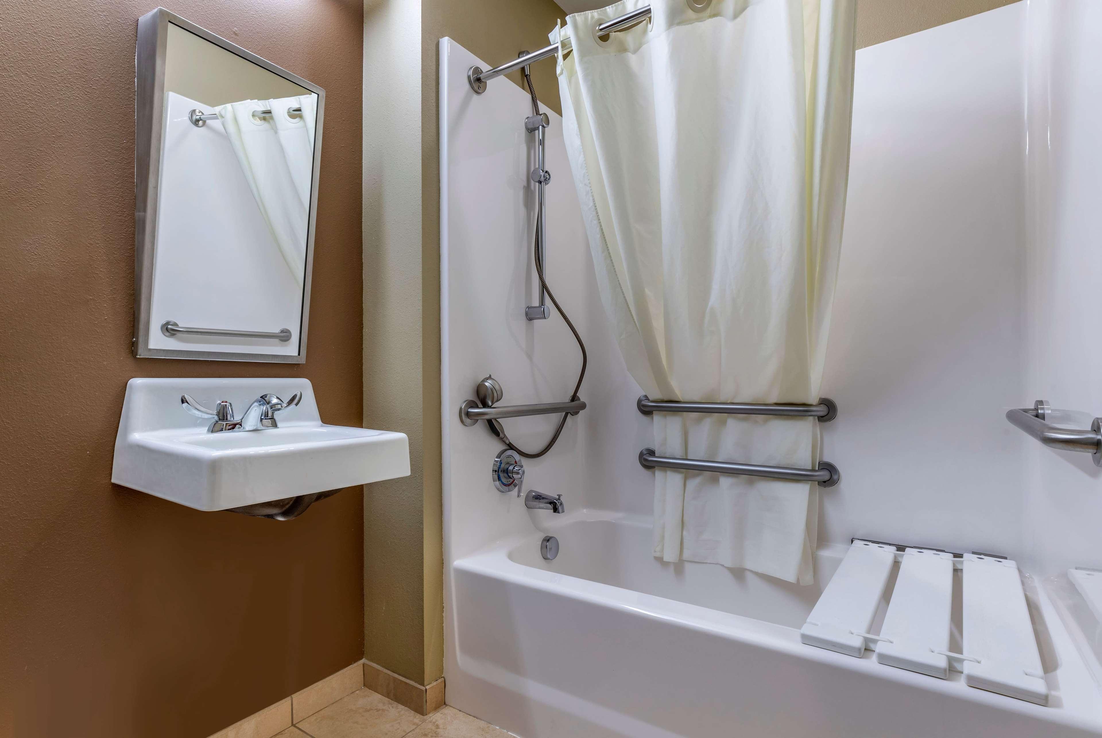 Microtel Inn & Suites Dillsboro/Sylva Экстерьер фото