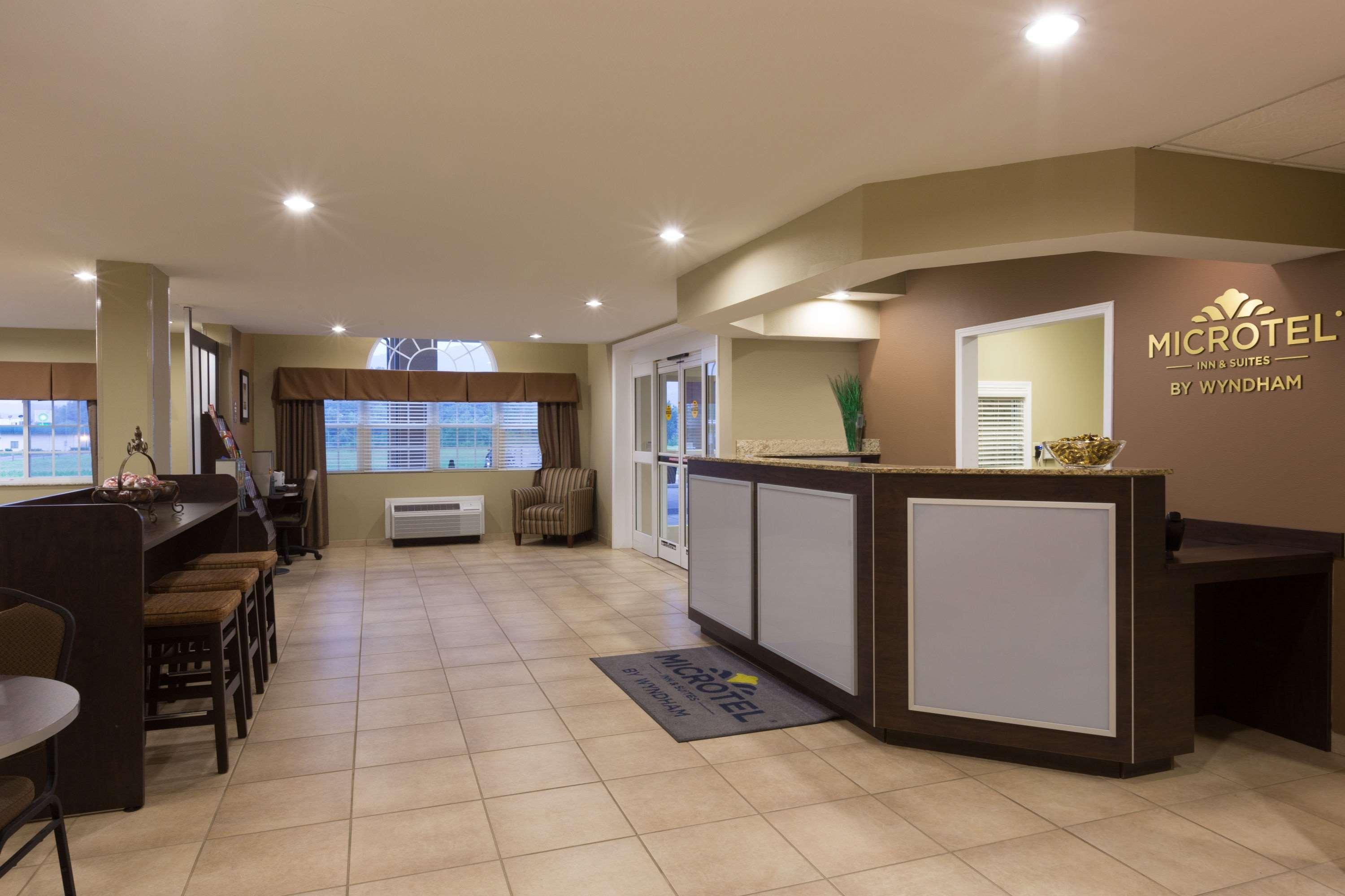 Microtel Inn & Suites Dillsboro/Sylva Экстерьер фото