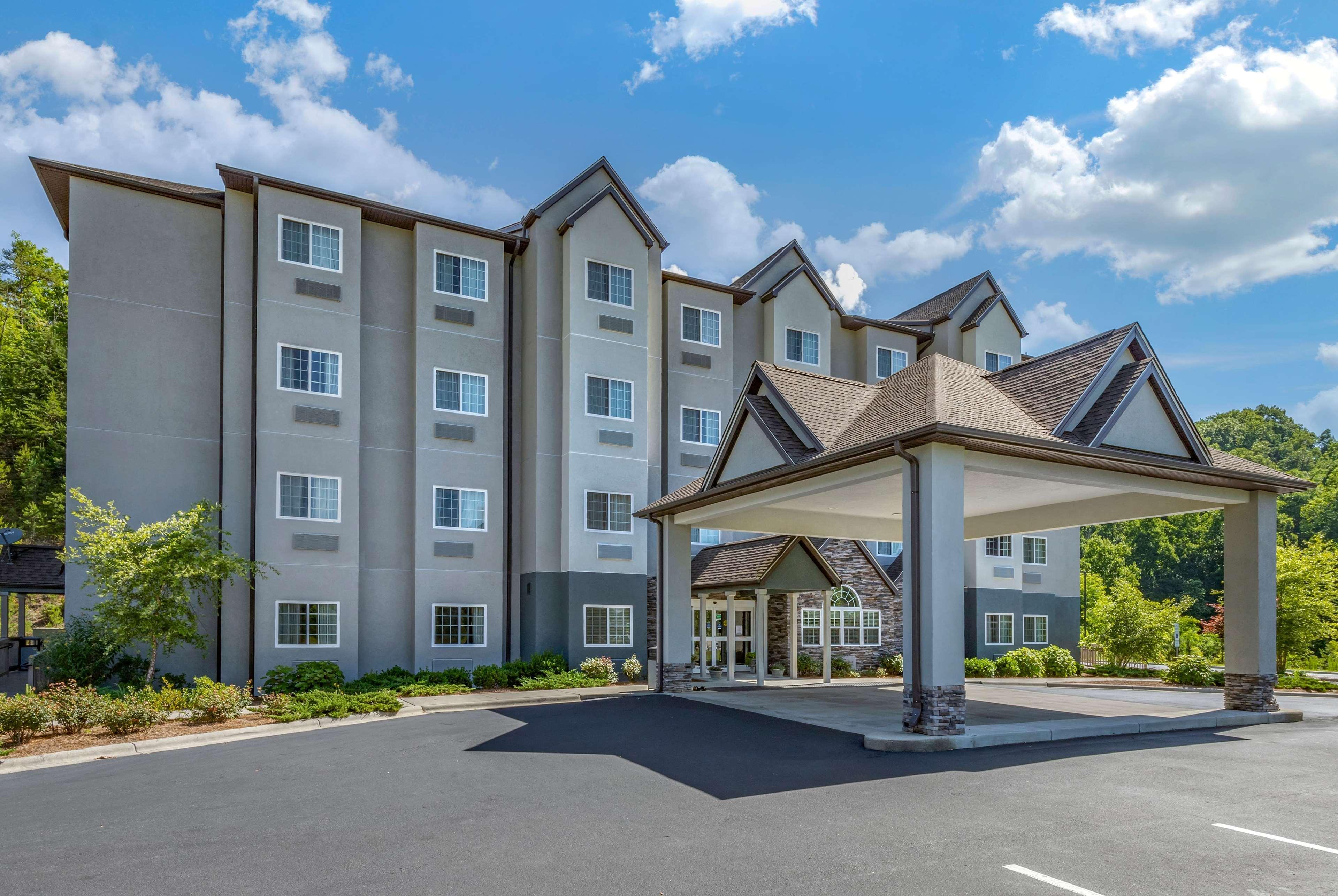 Microtel Inn & Suites Dillsboro/Sylva Экстерьер фото