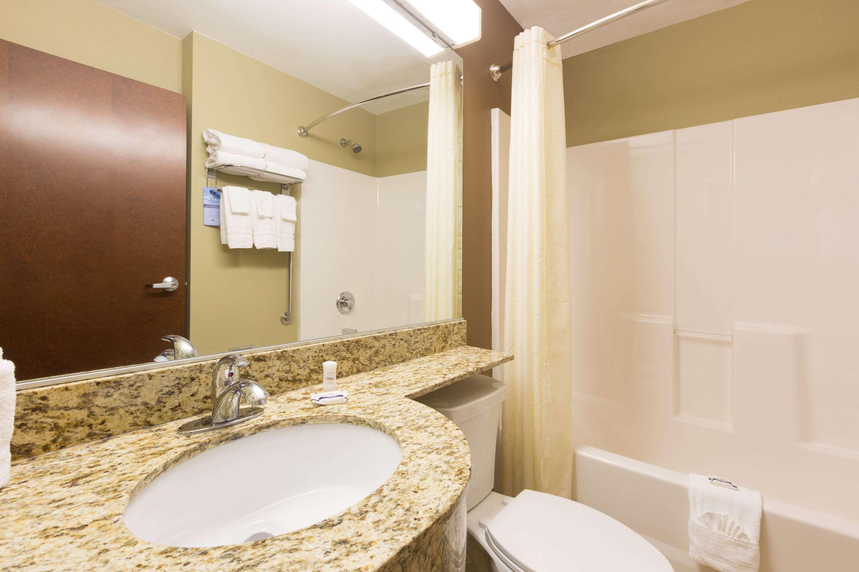 Microtel Inn & Suites Dillsboro/Sylva Экстерьер фото