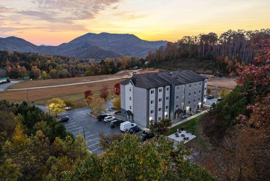 Microtel Inn & Suites Dillsboro/Sylva Экстерьер фото