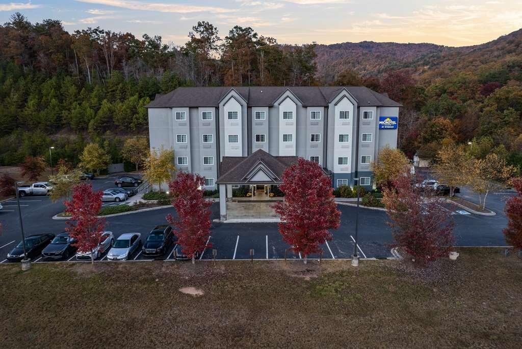 Microtel Inn & Suites Dillsboro/Sylva Экстерьер фото