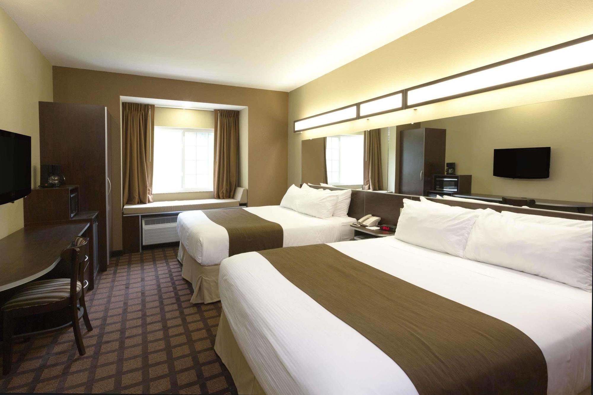 Microtel Inn & Suites Dillsboro/Sylva Экстерьер фото