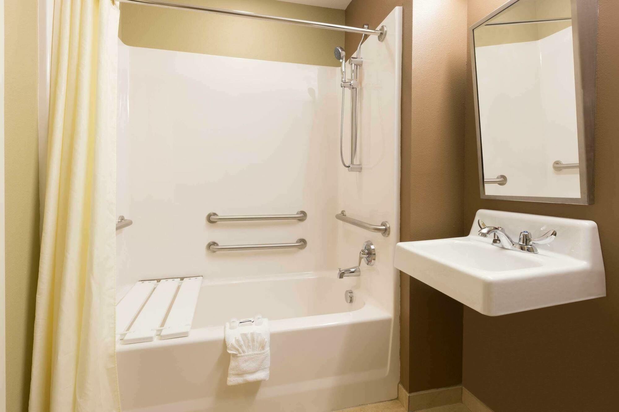 Microtel Inn & Suites Dillsboro/Sylva Экстерьер фото
